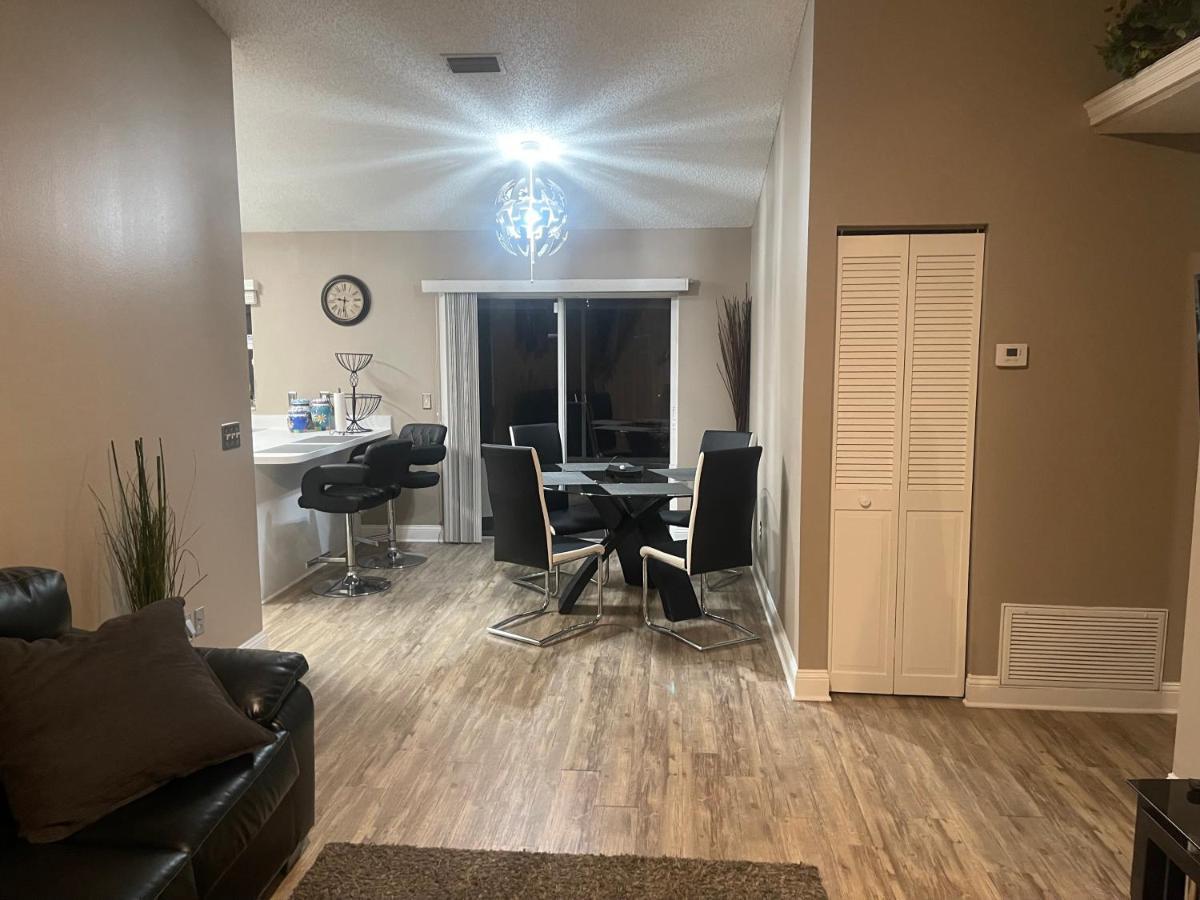Cozy 3 Bedroom Home Close To Everything In Tampa! Exterior foto
